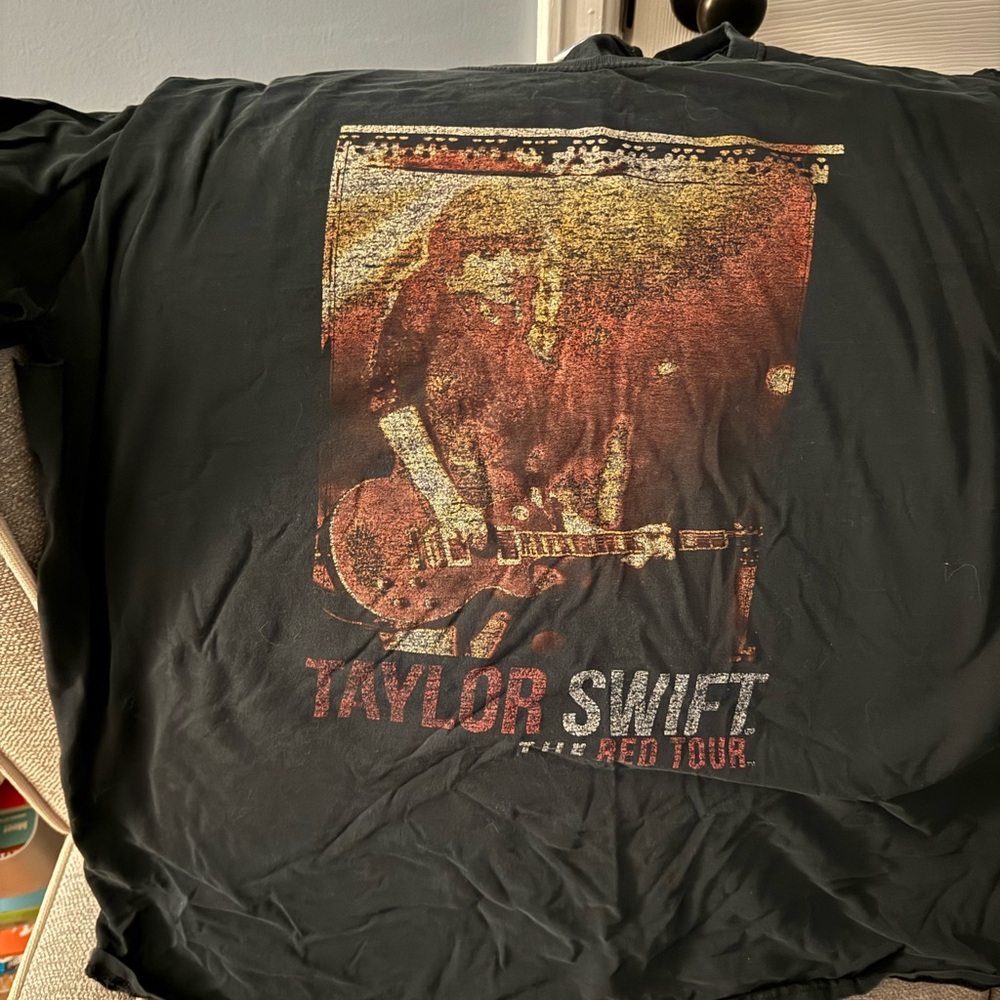 Taylor Swift Black Graphic T-Shirt